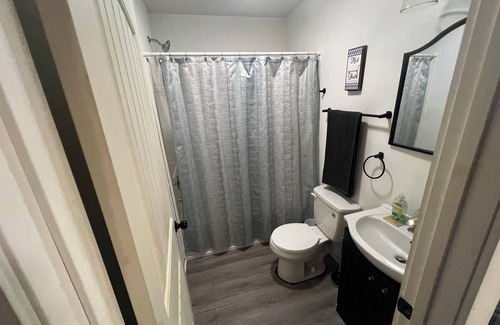 Glasgow House | Charming 2-bedroom house in Glasgow close to Barren River Resort Park