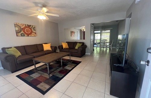LaBelle House | Charming 2-bedroom house in tranquil LaBelle with WiFi, AC