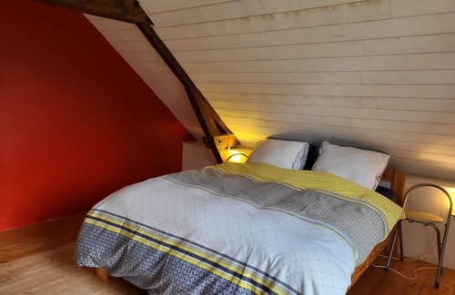 Cuille House | Charming 2-bedroom house in soothing Cuillé with WiFi