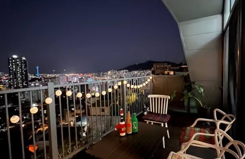 Busan House | Charming 2-bedroom house with AC and WiFi in lovely Busan