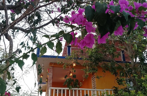 Xul-Ha House | Charming 2-bedroom house with WiFi, AC, Pet Friendly,piscina in welcoming Xul-Ha