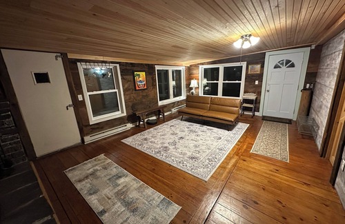 Cape Neddick House | Charming 2-bedroom house on a private road located close to Perkins Cove & beach