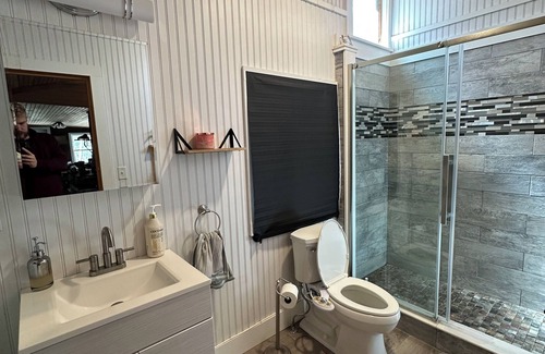 Cape Neddick House | Charming 2-bedroom house on a private road located close to Perkins Cove & beach