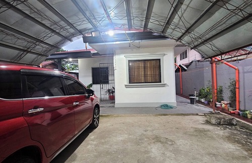 Ozamiz House | Charming 2-bedroom house in welcoming Ozamiz with AC, 4 vehicles can park inside