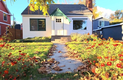 Veterans Park House | Charming 2-bedroom house with WiFi, AC in delightful Boise close to downtown