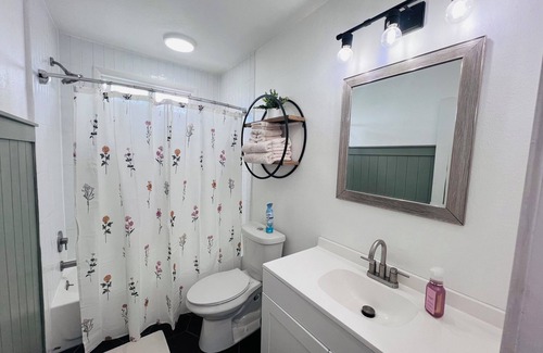Center House | Charming 2-bedroom house with WiFi in Center