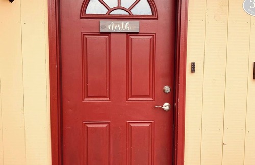 North Conway House | Charming 2-bedroom house with AC, WiFi in tranquil Conway