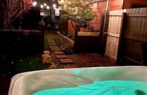 Kokomo House | Charming 2-bedroom house in Kokomo w/WiFi, AC, Hot tub
