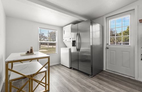 Bearss Plaza House | Charming 2-bedroom house in Tampa with WiFi /AC and RV Parking.
