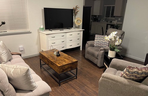 Ukiah House | Charming 2-bedroom house with WiFi and AC in lovely Ukiah
