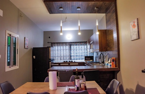Lome House | Charming 2-bedroom house with WiFi, AC in lovely Lomé