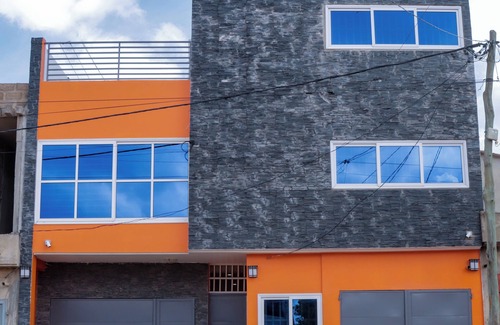 Lome House | Charming 2-bedroom house with WiFi, AC in lovely Lomé