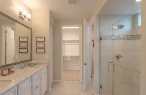 Eloy House | Charming 2-bedroom house with AC, fitness room in lovely Eloy