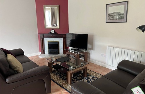 Ballyvaughan Cottage | Charming 2-bedroom cottage in Ballyvaughan Village Centre with WiFi