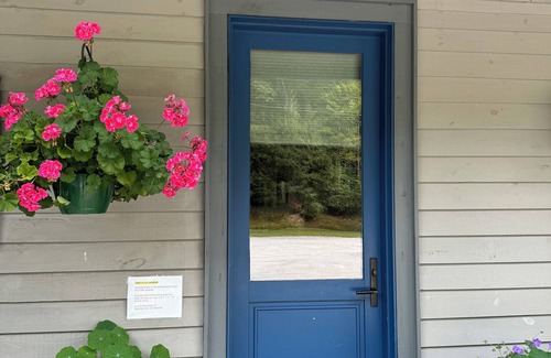 Cullowhee Cottage | Charming 2 bedroom in between Highlands/Cashiers fireplace, steam shower