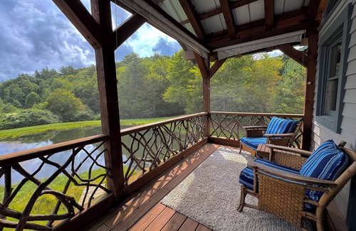 Cullowhee Cottage | Charming 2 bedroom in between Highlands/Cashiers fireplace, steam shower