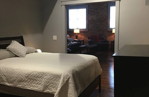 Calhoun Apartment | Charming 2-bedroom loft apartment with AC, WiFi in fabulous Downtown Calhoun