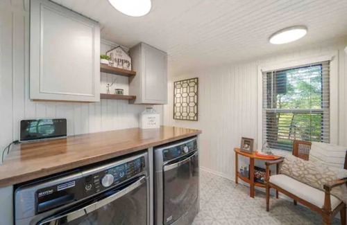 Cleora Cottage | Charming 2-Bedroom Luxury Cottage w/Private Boat Slips on Grand Lake, Afton, OK