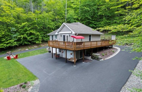 Adirondack House | Charming 2-bedroom plus house in Adirondack with Lake frontage , dock , AC, WiFi