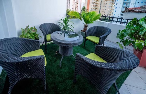 Mombasa Apartment | Charming 2-bedroom Penthouse apartment with Pool, near Attractions in Nyali