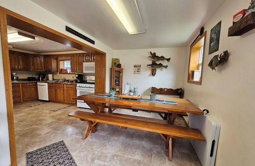 East Brady House | Charming 2-bedroom river house in East Brady with dock access.