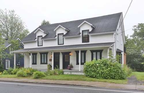 Knowlton Apartment | Charming 2 bedroom rental unit in Knowlton village