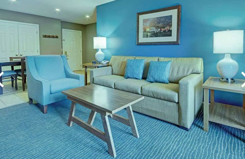 Hancock Resort | Charming 2-bedroom resort in marvelous Hancock with AC, fitness room, WiFi