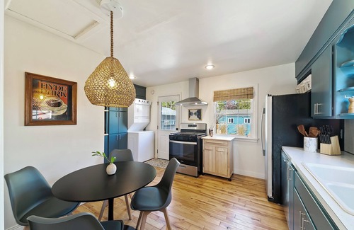 Sunset Cottage | Charming 2-bedroom RIVERWAY COTTAGE in marvelous Boise with AC, WiFi