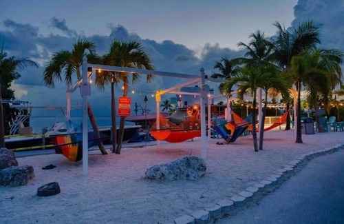 Key Largo Village RV Rental | Charming 2-bedroom RV Hideaway campground in Key Largo; Sun & Fun!