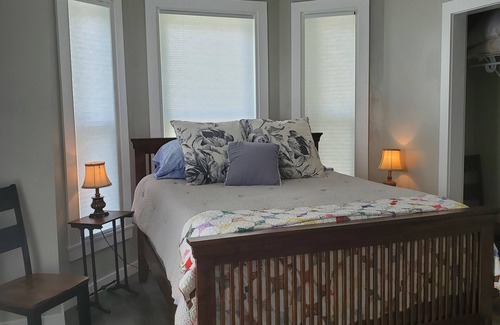 Bangor Apartment | Charming 2-bedroom, sofa bed, apartment with AC, WiFi in peaceful Bangor