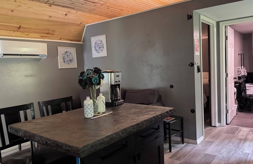 Prospect Cabin | Charming 2-bedroom tiny house secluded in the country