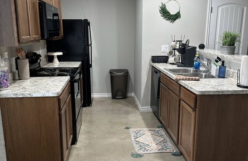 Killeen House | Charming 2-bedroom townhome with AC, WiFi in marvelous Killeen