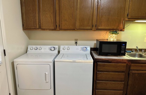 Downtown Greensboro Apartment | Charming 2-bedroom unit centrally located near the heart of downtown Greensboro