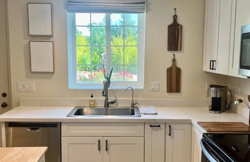 Calistoga Villa | Charming 2-bedroom unit with vineyard views at the Villa Mimosa in Napa Valley