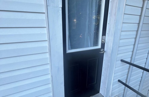 Durham Apartment | Charming 2-bedroom upstairs apartment in Durham