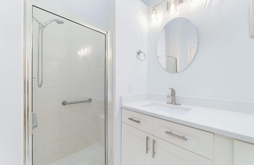 Jog Road Villa | Charming 2-bedroom villa with AC, in amazing Delray 55+ community w amenities