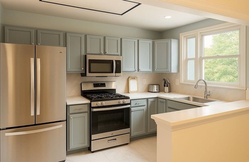 Drexel Hill House | Charming 2-bedroom house in Drexel Hill with laundromat ,parking& trolly station