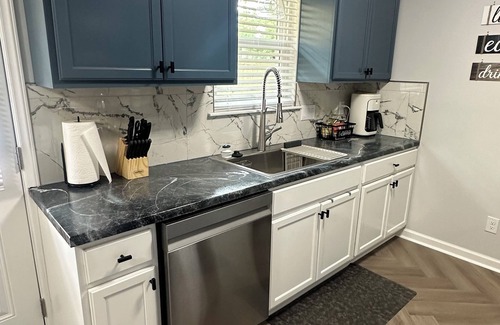 Cape Fear House | Charming 2-bedroom 2 bathroom villa in welcoming Fayetteville with AC, WiF