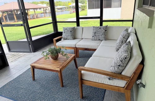 Lake Placid House | Charming 2-bedroom house with AC, WiFi on canal with Lake June access!
