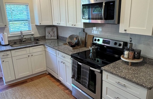 Pretty Bayou Cottage | Charming 2-bedroom cottage with access to Pretty Bayou & the Gulf of Mexico.