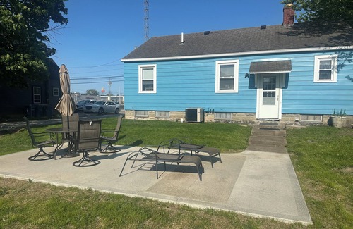 Port Clinton House | Charming 2-bedroom house with WiFi in Port Clinton steps from the public beach