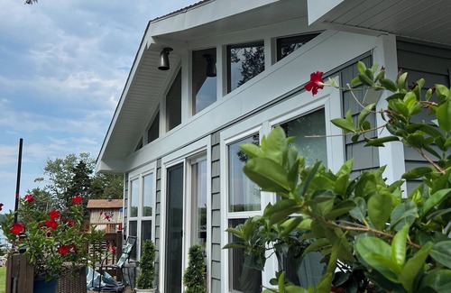 Rocky Mount House | Charming 2-bedroom bungalow with million dollar panoramic view of lake!