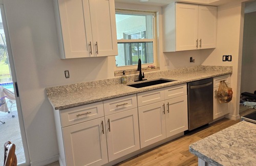 Oakland Hills House | Charming 2-bedroom house in wonderful Rotonda West with AC and private pool
