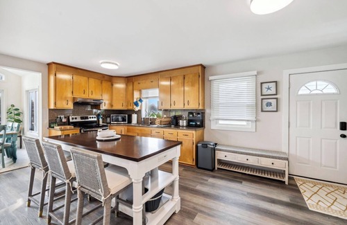 Stevensville Cottage | Charming 2-bedroom waterfront cottage in peaceful Stevensville with AC, WiFi
