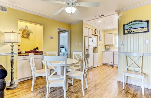Tybee Island Condo | Charming 2-bedroom condo in lovely Tybee Island with Beach Access and Pool