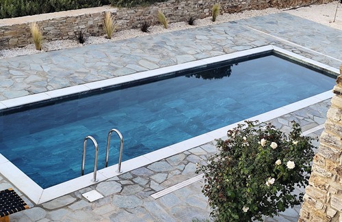 Antiparos Villa | Charming 2-bedroom villa in beautiful Antiparos with AC, WiFinwith a great pool.