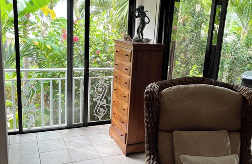 Pelican Key Villa | Charming 2-bedroom villa with AC, WiFi, stunning ocean views