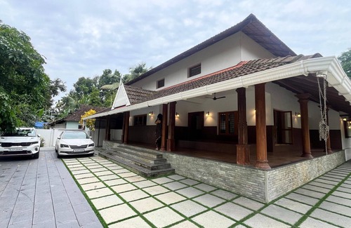 North Paravur Villa | Charming 2-bedroom villa with WiFi, AC in enchanting Kochi