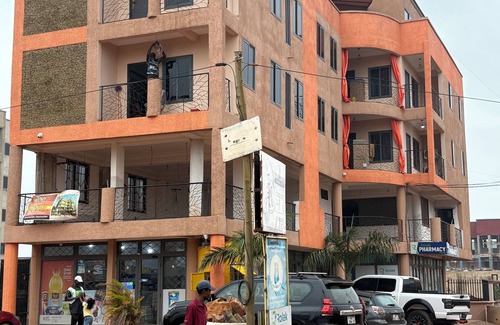 Osu Klottey Apartment | Charming 2-bedrooms apartment in awesome Accra with ACs, kitchen and Hall