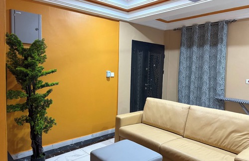 Osu Klottey Apartment | Charming 2-bedrooms apartment in awesome Accra with ACs, kitchen and Hall